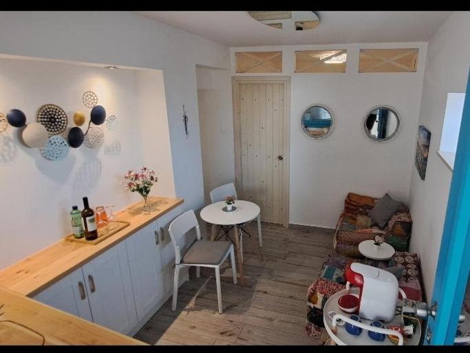 Final Step Apartment Skiathos Room photo